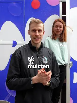 Roposelle porttikielto karkkiautoon.. 👮🏼‍♂️🚨@Roni Back @Roponen @Toimistopojat